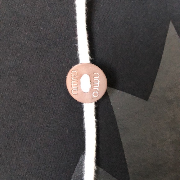 Numero Canada Inspired Hoodie in Black - Men’s size M - Picture 3 of 8